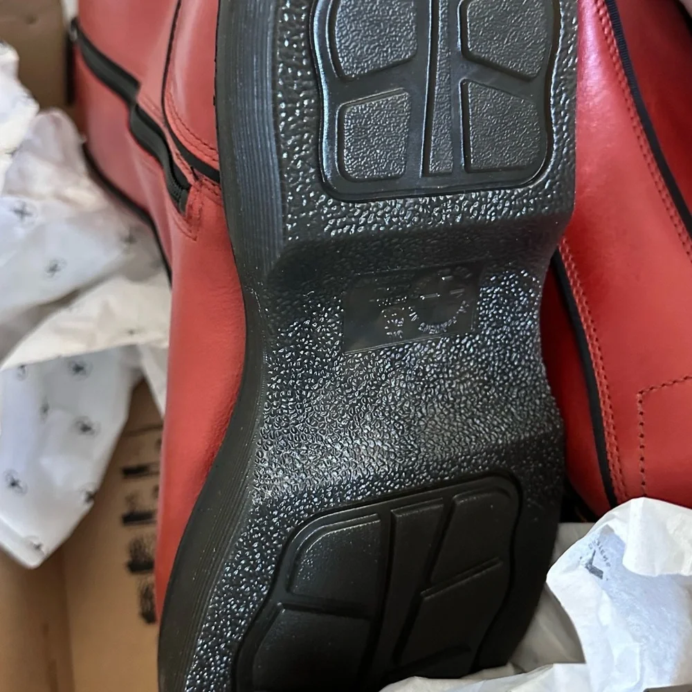 BUZZ HI Tall Eclipse Leather Boots COLOR:FLAME ORANGE
BRAND NEW NEVER BEEN WORN - Picture 6 of 11